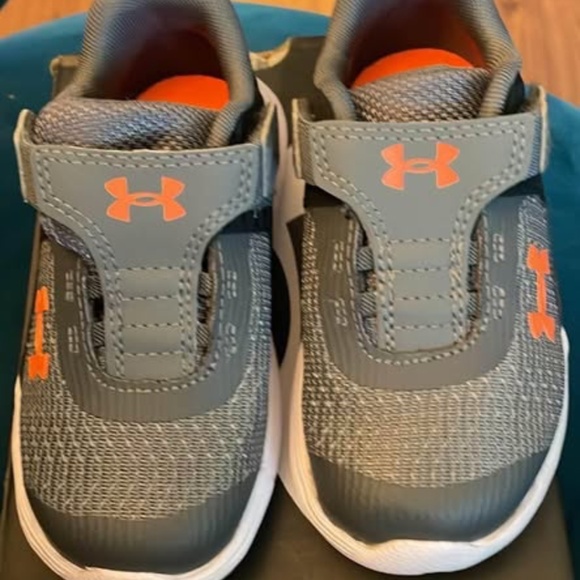 BRAND NEW toddler boy girl under armour binf outhustle print velcro shoes size 7 - Picture 4 of 6
